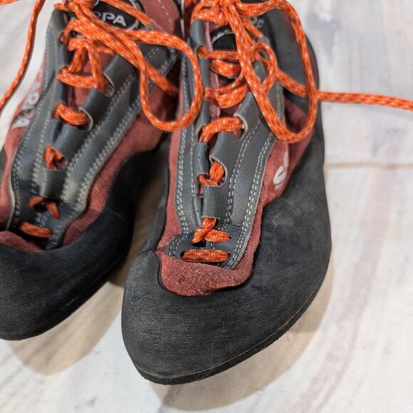 SCARPA Women's Red Grey Climbing Shoes Lace-Up - Picture 3 of 8